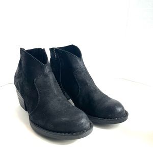 Born | Michel D89709 Distressed Leather Low Heel Ankle Bootie Women's Sz 9 M
